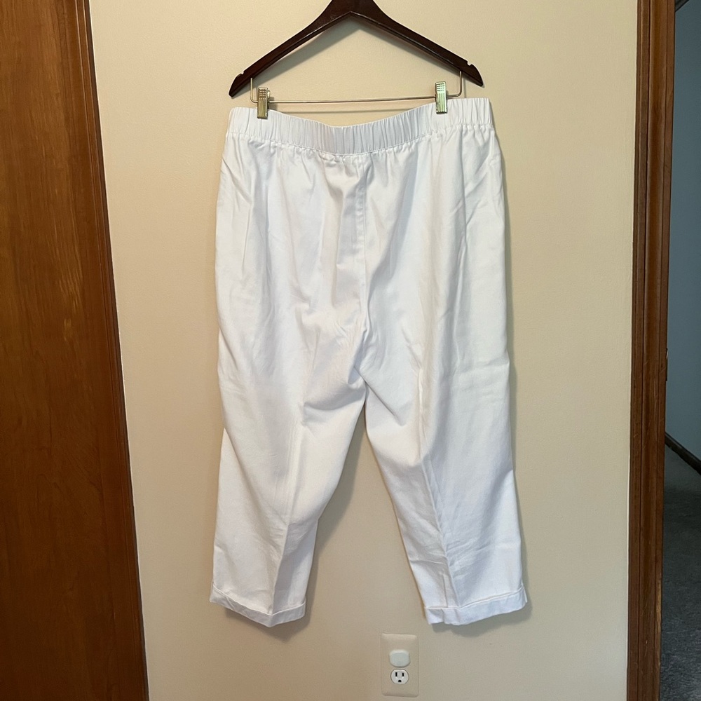Talbots women’s White cropped pants